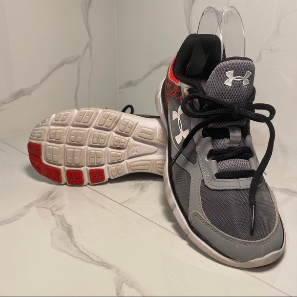 Under Armour Youth (Boys) Running Shoes - Picture 5 of 6